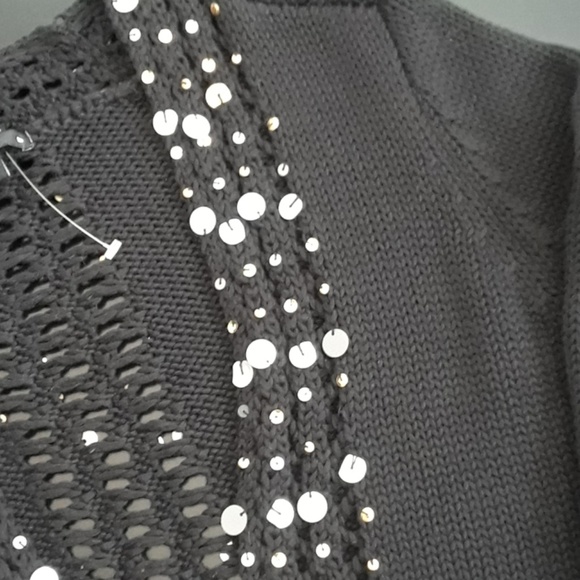 ROXIE B...NWOT... CROP SWEATER..MEDIUM - Picture 2 of 6